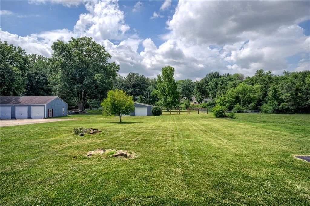 211 E Blue Ridge Boulevard — photo 43