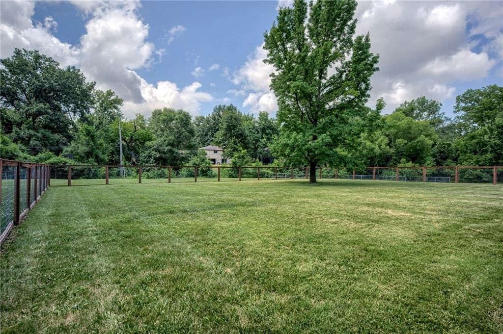 211 E Blue Ridge Boulevard — photo 45