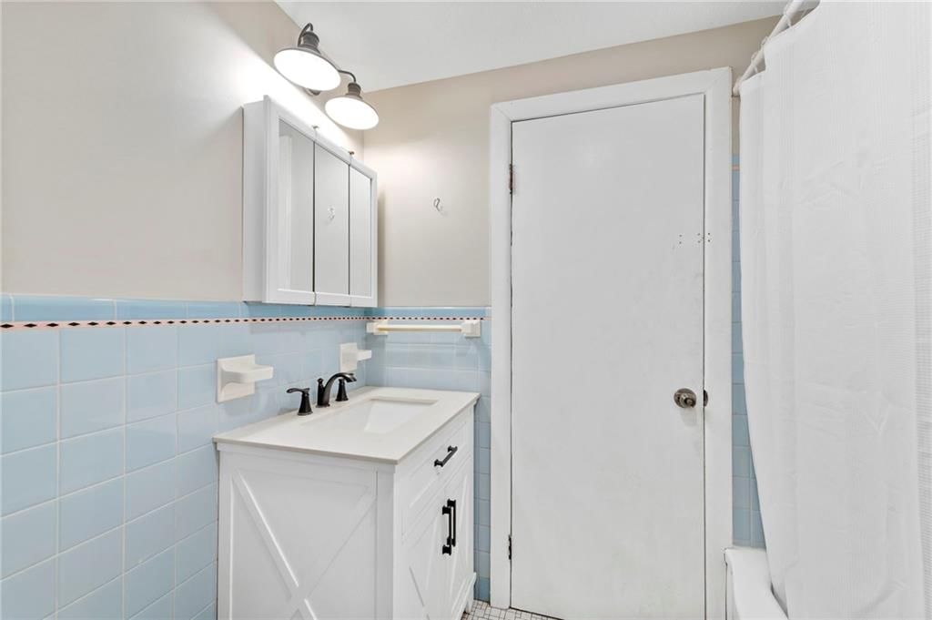 210 W 2nd Street — photo 12