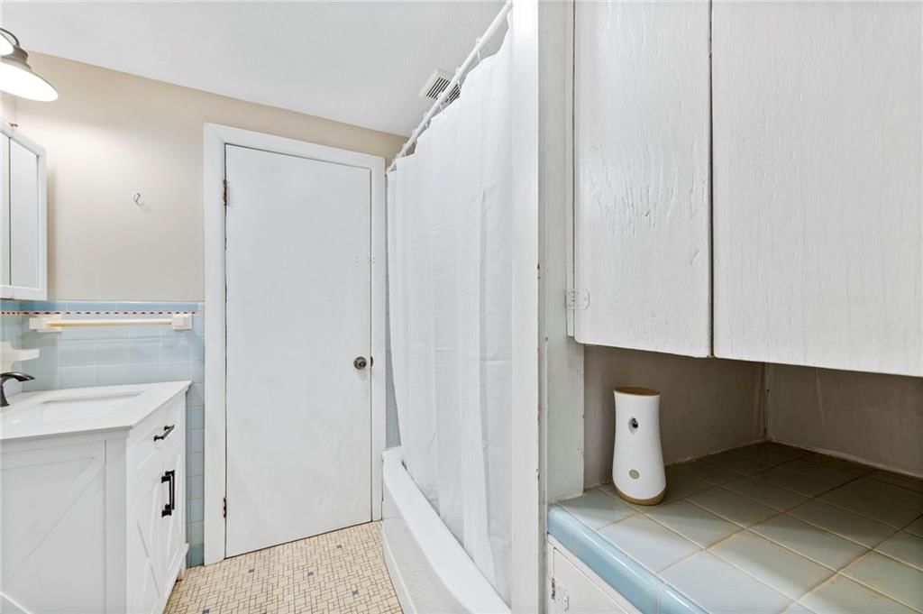 210 W 2nd Street — photo 13