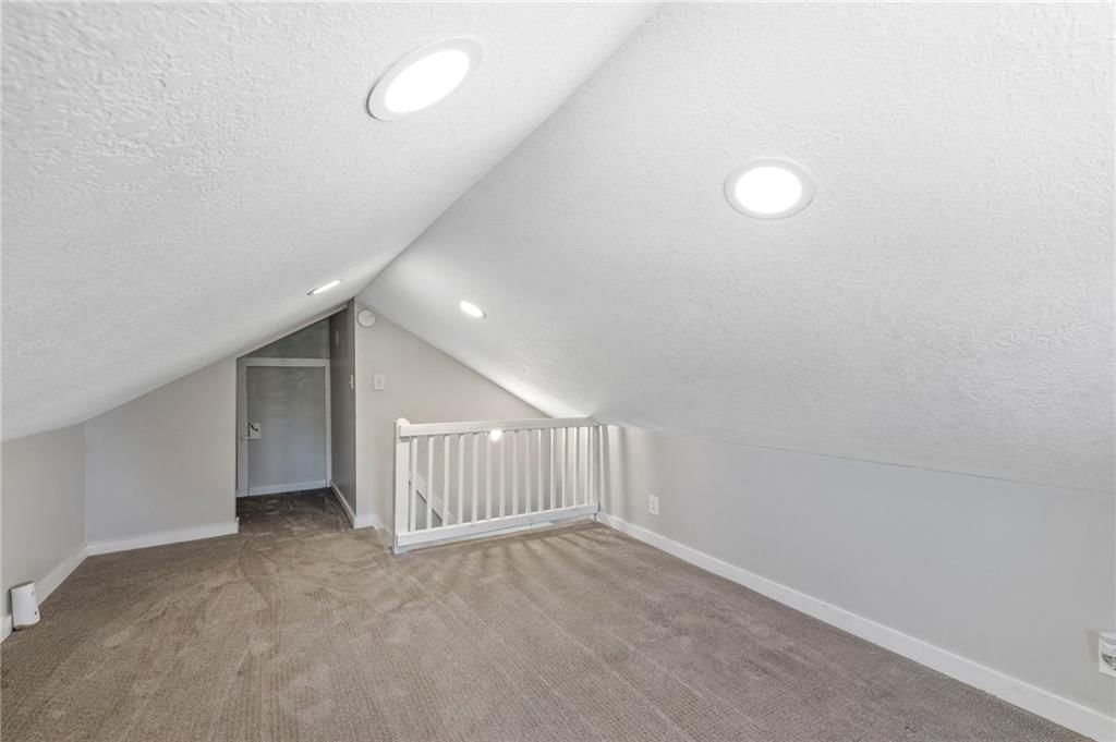 210 W 2nd Street — photo 14