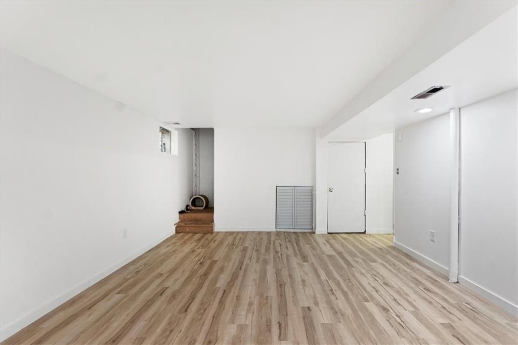 Photo 16 of 24 - 20102 E 14th Street N