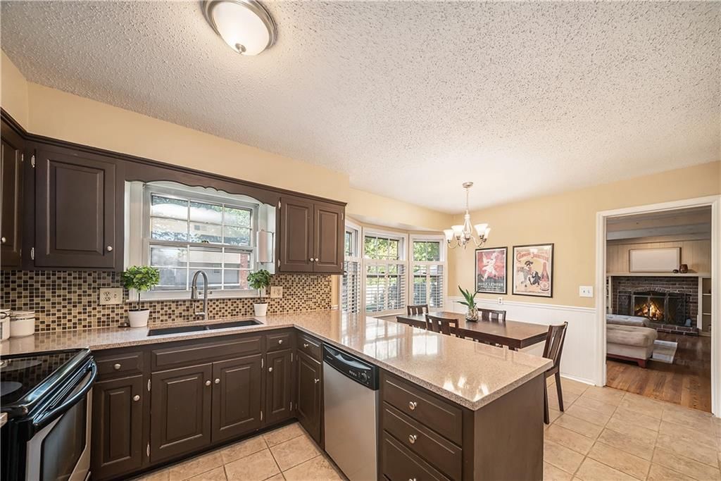 9412 Delmar Street — photo 12
