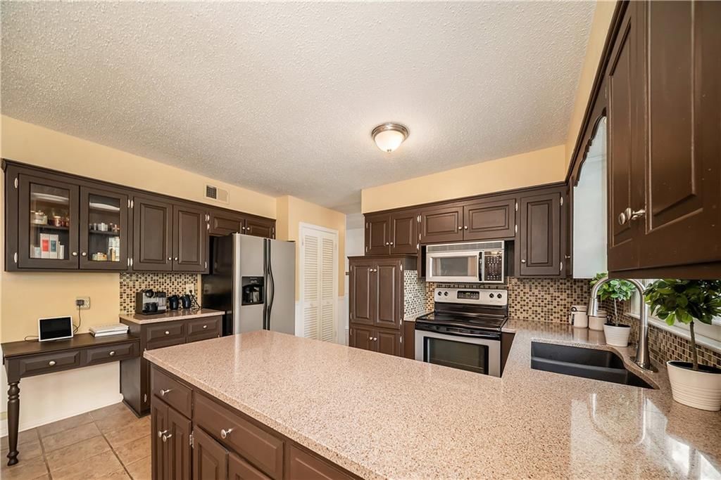 9412 Delmar Street — photo 13