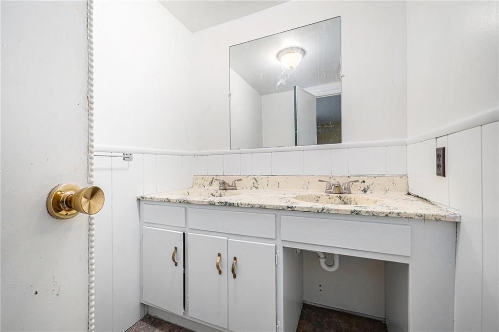 9412 Delmar Street — photo 37
