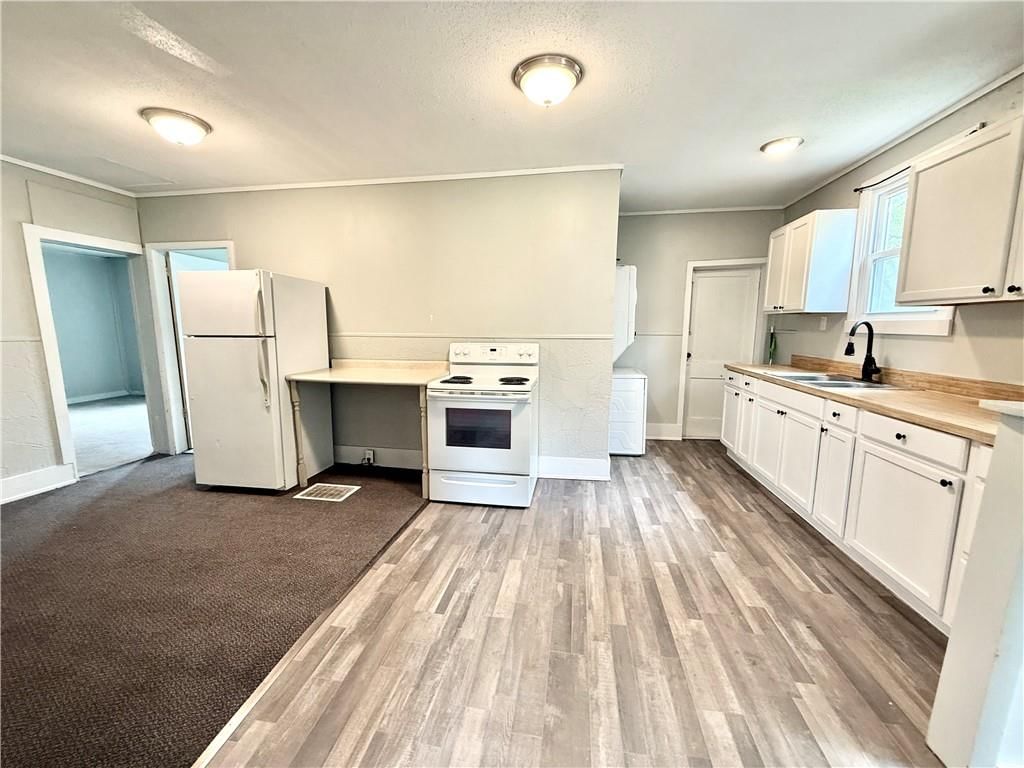 315 W THOMPSON Street — photo 4