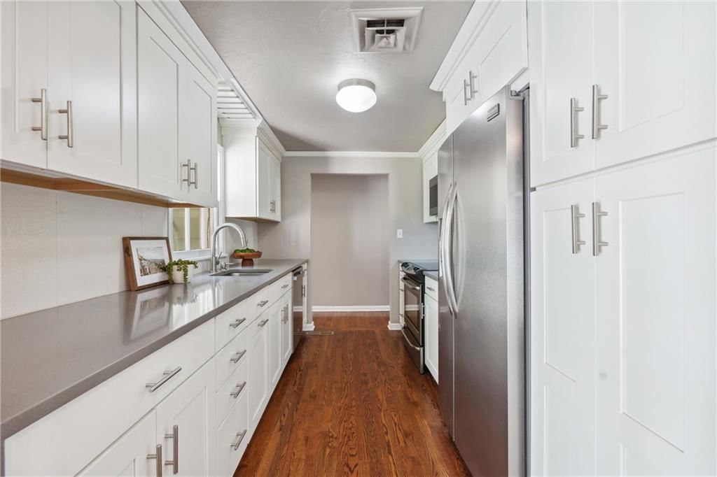 3210 W 71st Terrace — photo 10