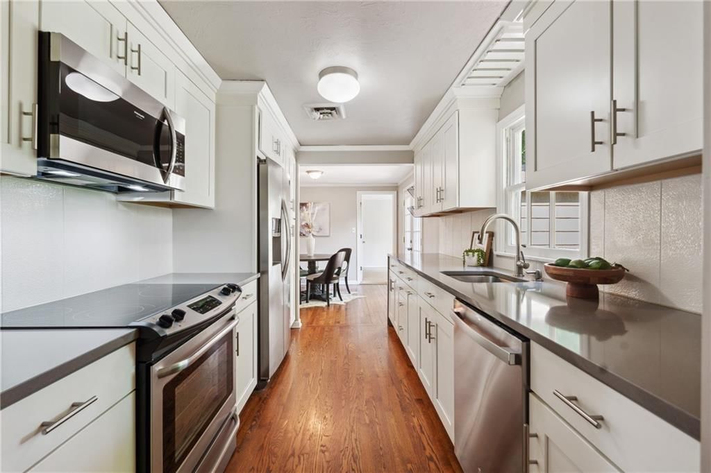3210 W 71st Terrace — photo 11