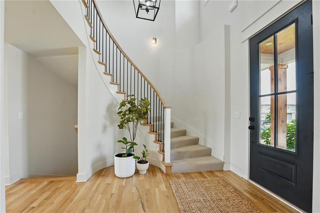 Photo 5 of 47 - 16555 S Lichtenauer Drive