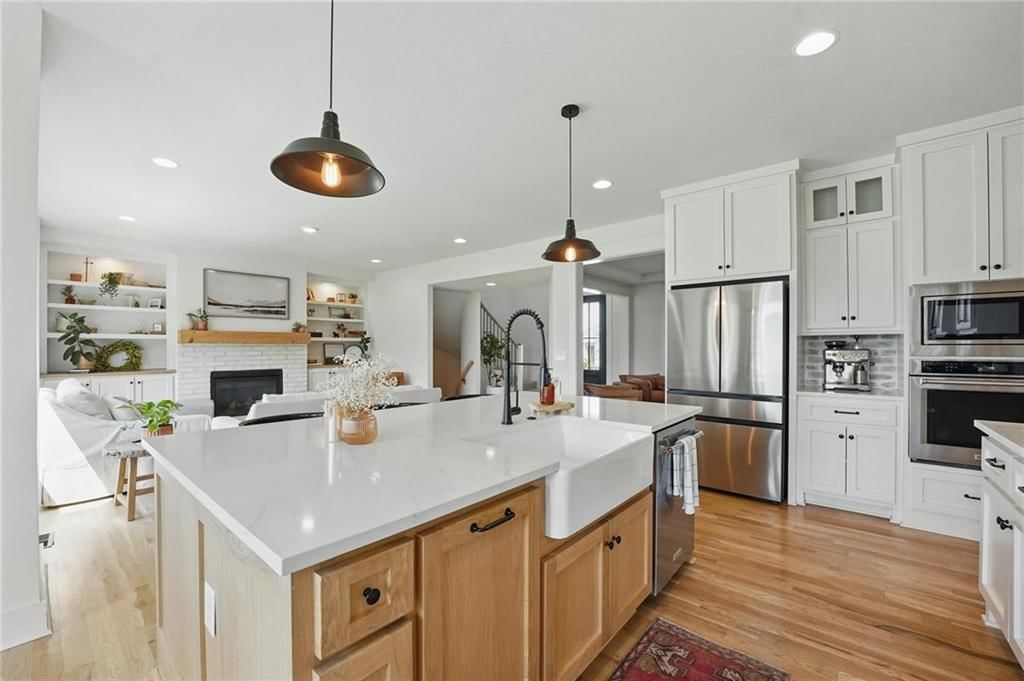 Photo 12 of 47 - 16555 S Lichtenauer Drive