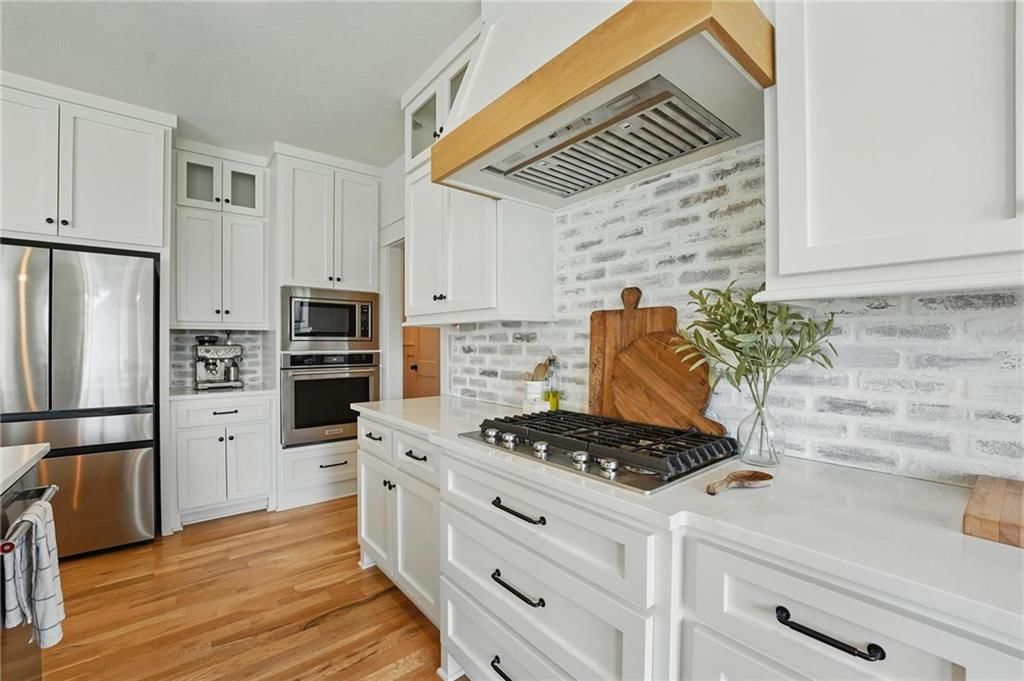 Photo 14 of 47 - 16555 S Lichtenauer Drive