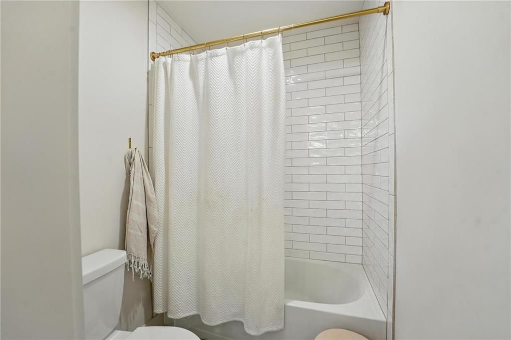 Photo 36 of 47 - 16555 S Lichtenauer Drive