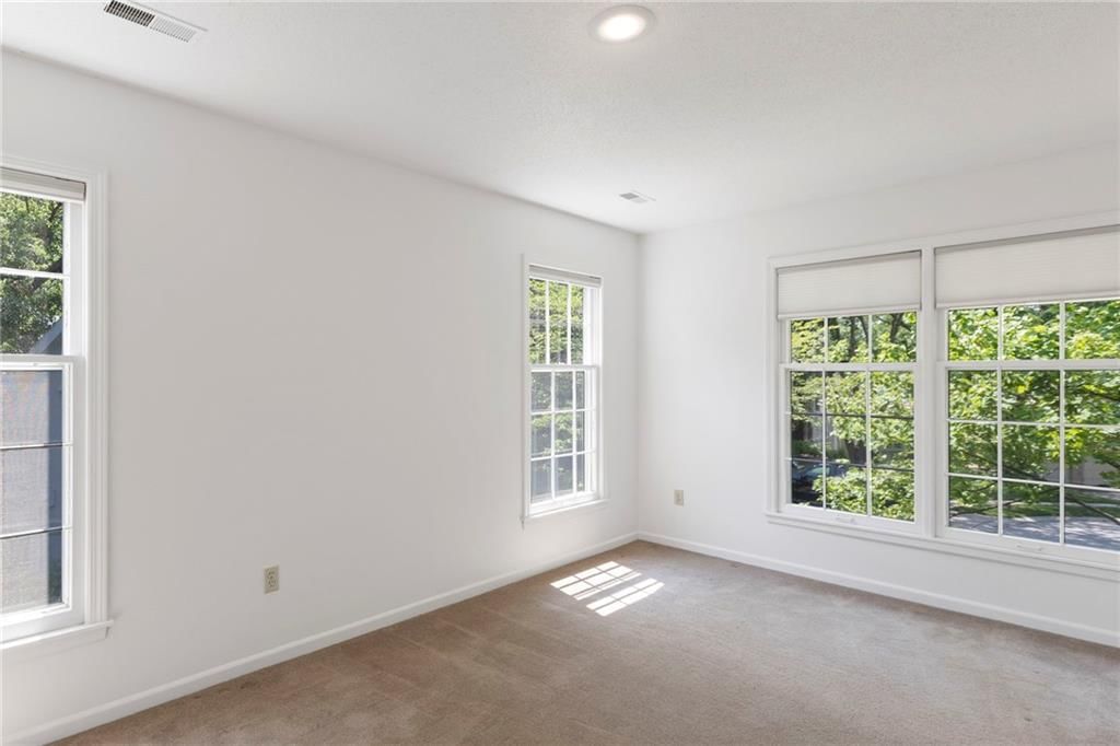 11533 Robinson Street — photo 26