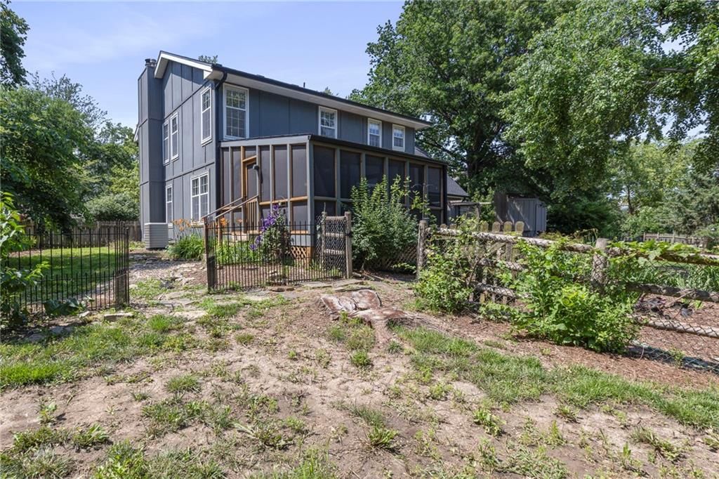 11533 Robinson Street — photo 46