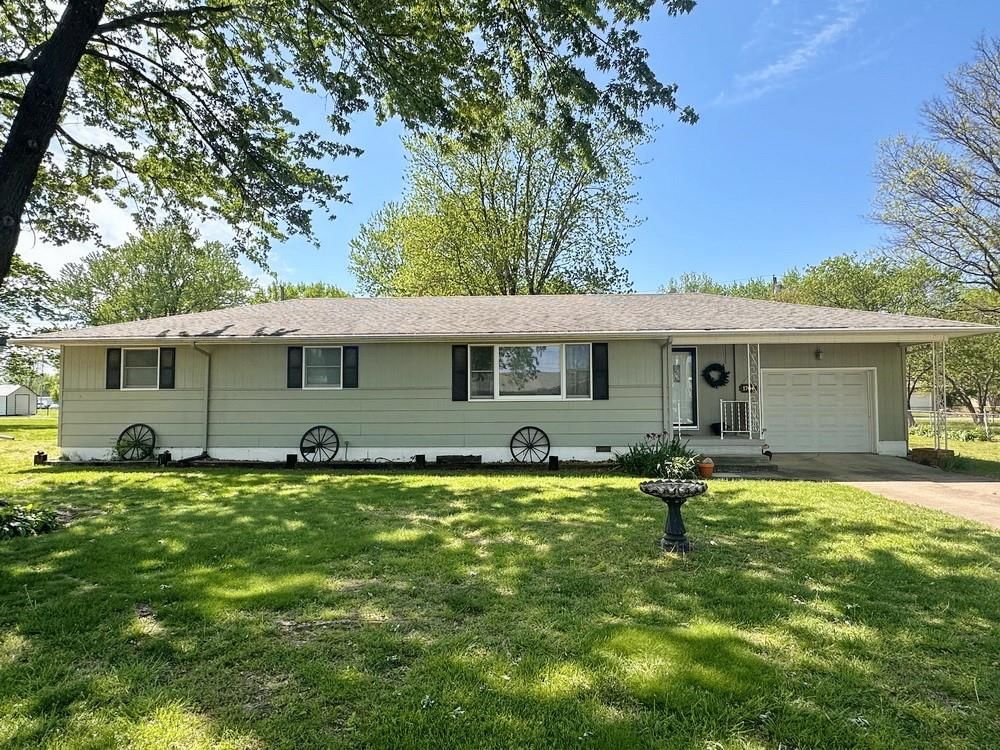 Photo 1 of 28 - 1704 Witt Drive
