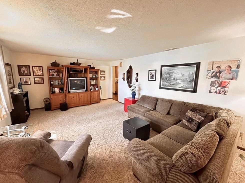 Photo 4 of 28 - 1704 Witt Drive