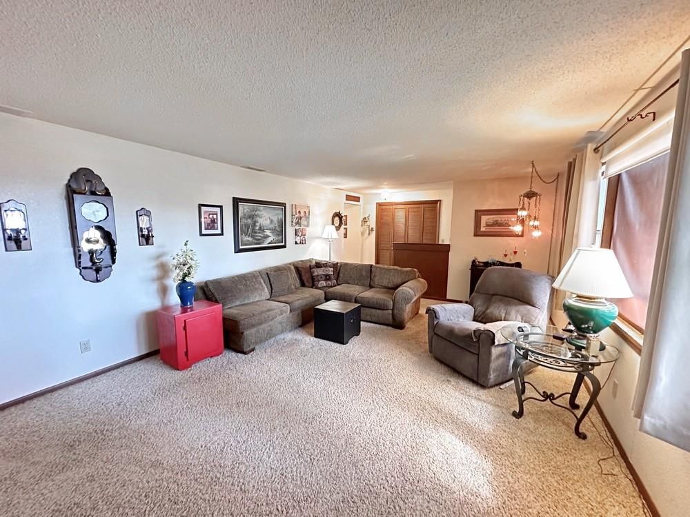 Photo 5 of 28 - 1704 Witt Drive