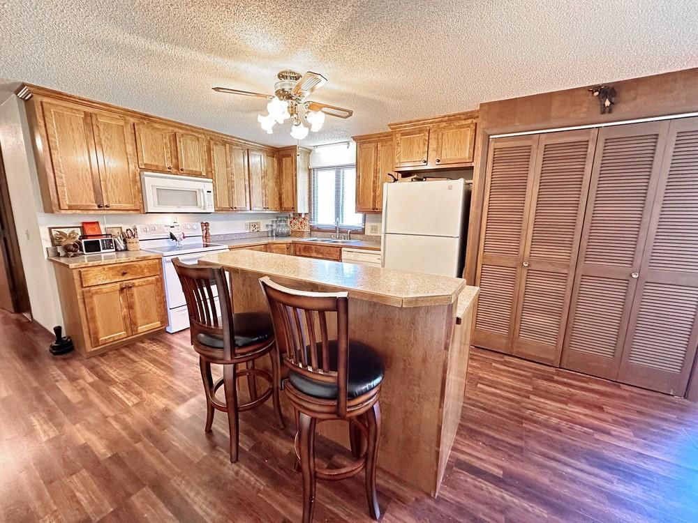 Photo 8 of 28 - 1704 Witt Drive
