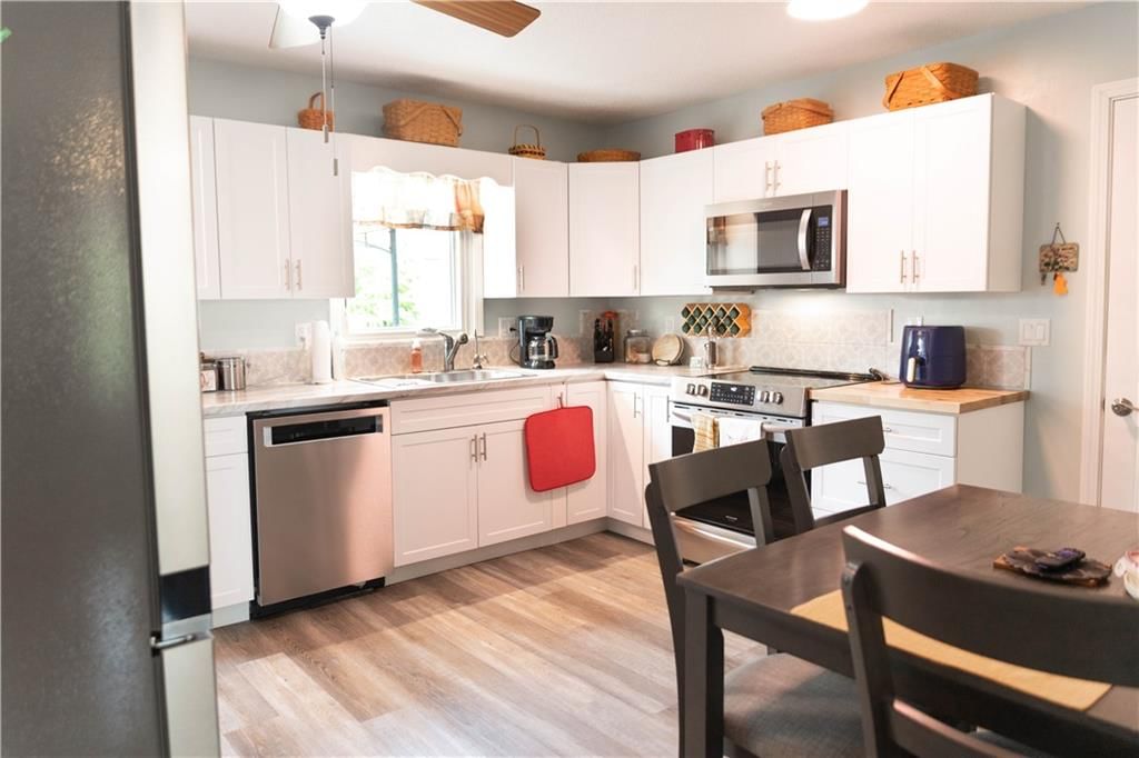Photo 6 of 31 - 1513 W Broadmoor Lane