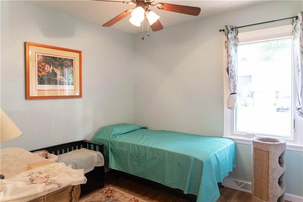 Photo 11 of 31 - 1513 W Broadmoor Lane