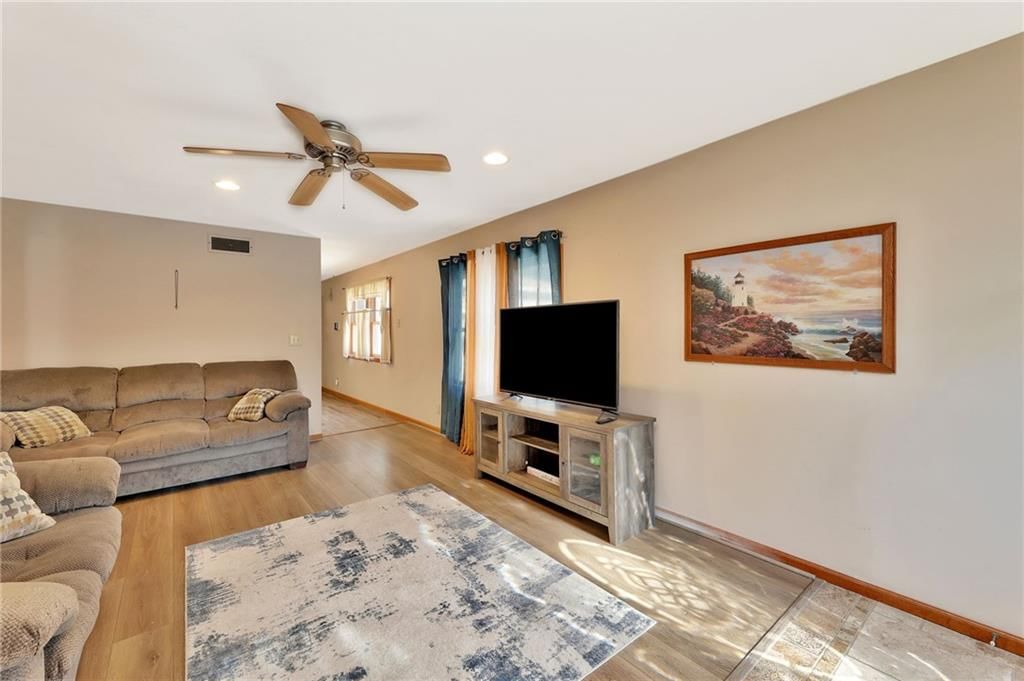 141 N Tracy Street — photo 5