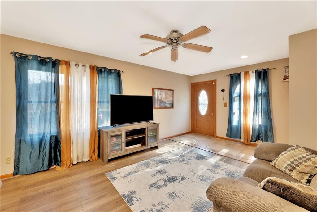141 N Tracy Street — photo 7