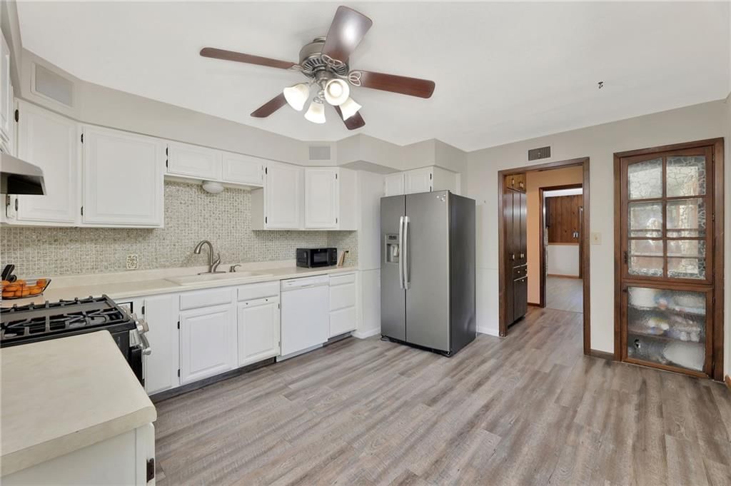 141 N Tracy Street — photo 9