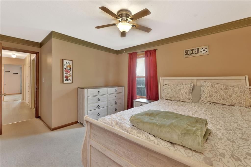 141 N Tracy Street — photo 15