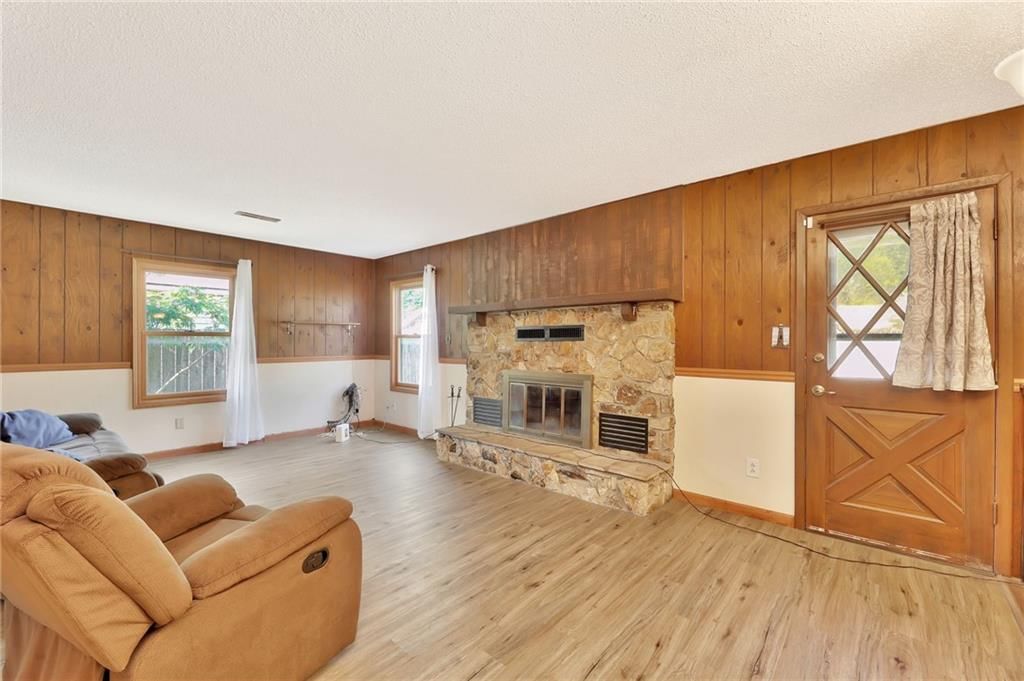 141 N Tracy Street — photo 17