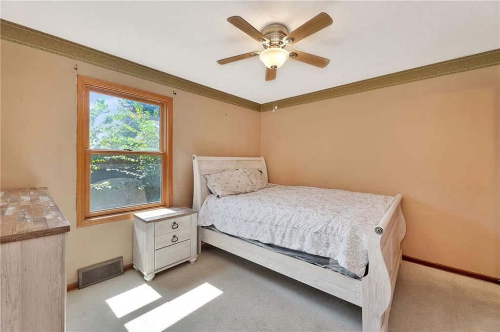 141 N Tracy Street — photo 32