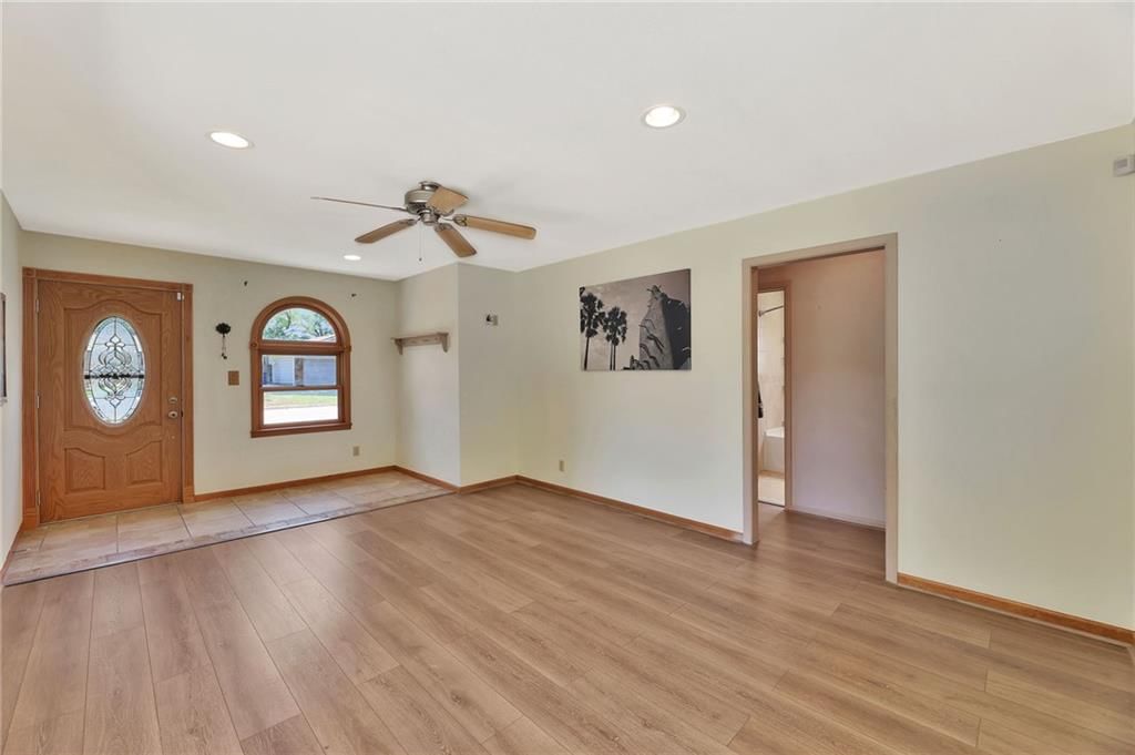 141 N Tracy Street — photo 37