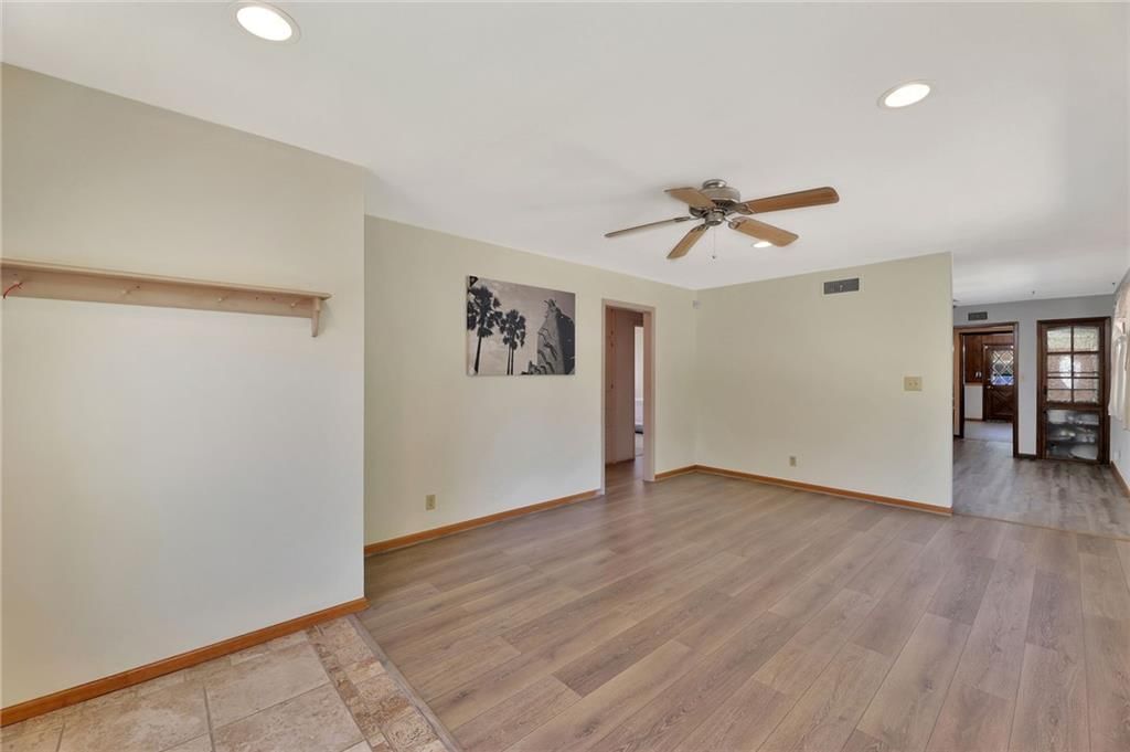 141 N Tracy Street — photo 40