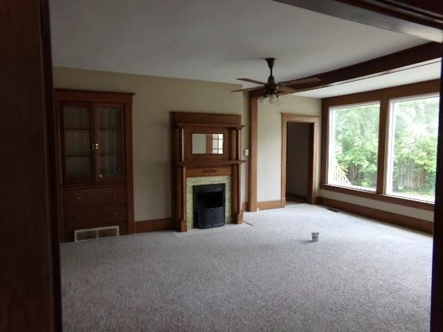 105 E Clinton Street — photo 10