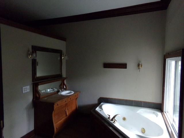 105 E Clinton Street — photo 22