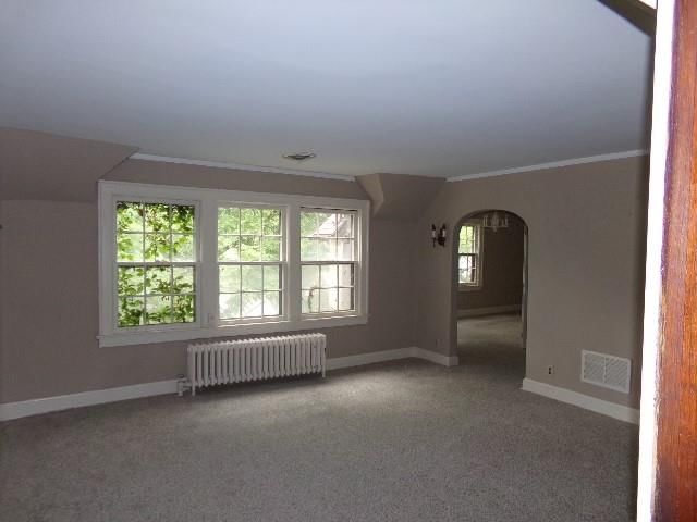 105 E Clinton Street — photo 37