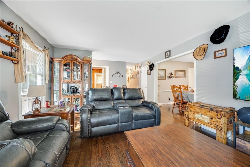 Photo 6 of 29 - 6212 E 109th Terrace
