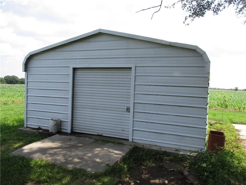 1834 N High School Avenue — photo 15