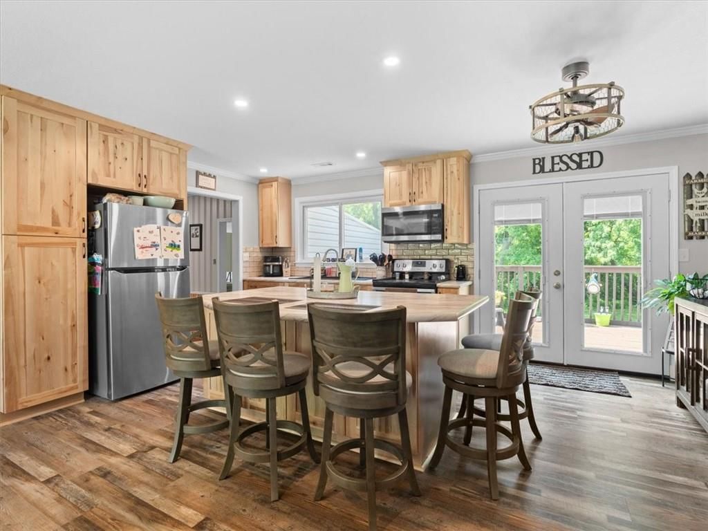 Photo 6 of 28 - 2 Ridgeland Road
