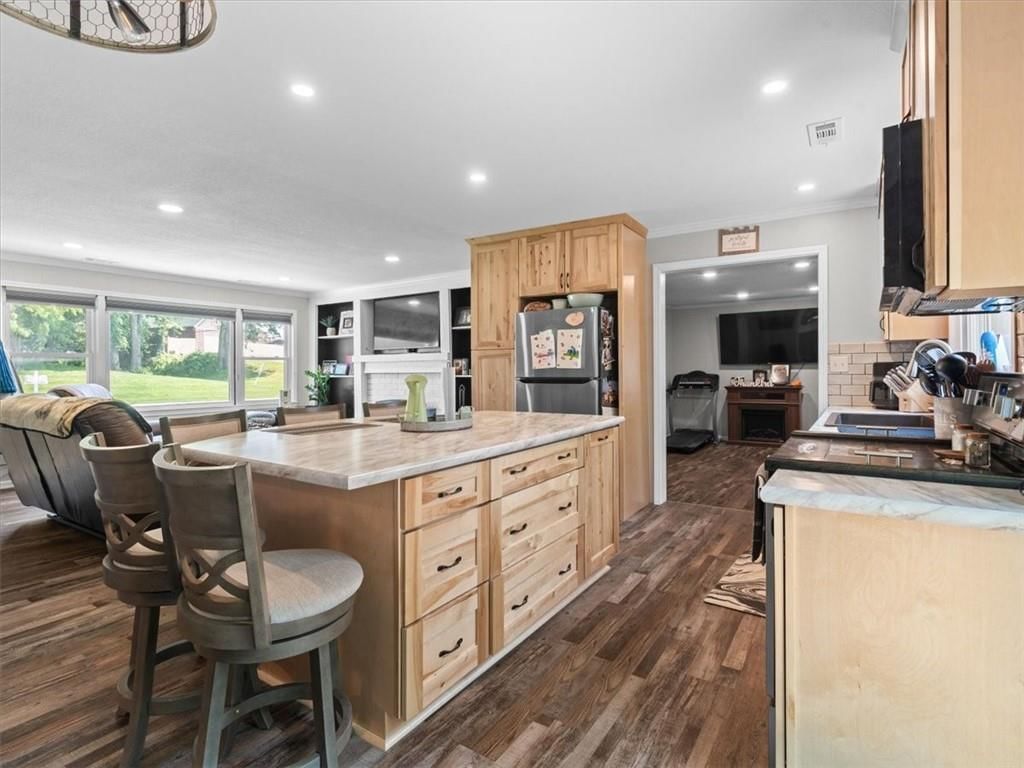 Photo 7 of 28 - 2 Ridgeland Road