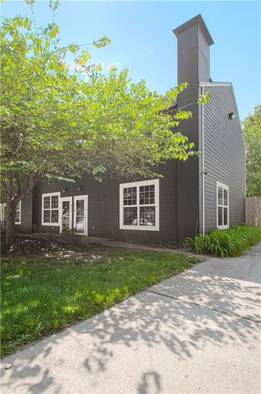 913 W 41st Place — photo 5