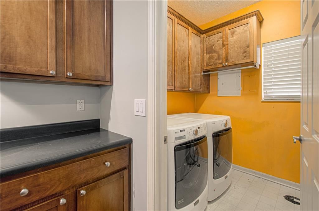 913 W 41st Place — photo 13