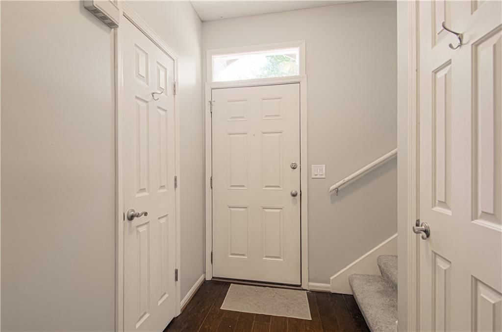913 W 41st Place — photo 15