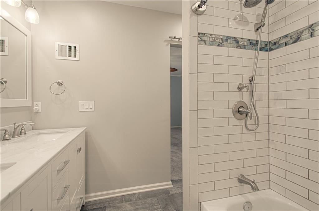 913 W 41st Place — photo 22