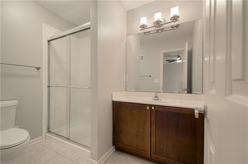 913 W 41st Place — photo 28