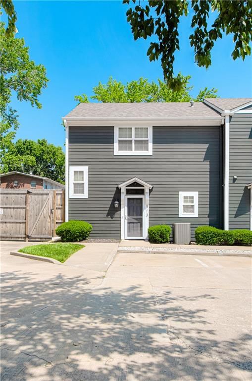 913 W 41st Place — photo 31