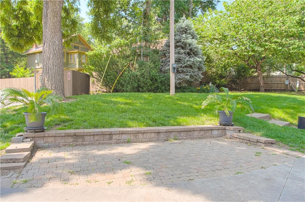 913 W 41st Place — photo 32