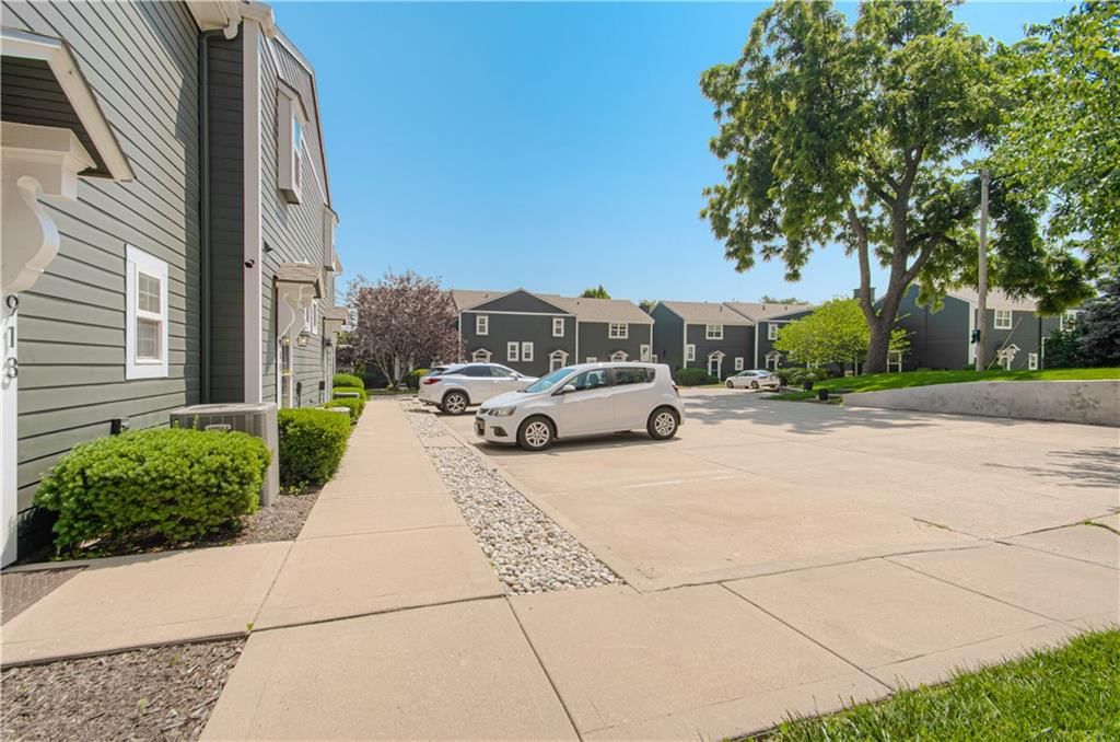 913 W 41st Place — photo 33