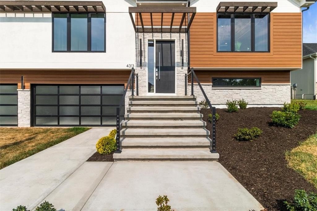 4313 SE Adams Drive — photo 3