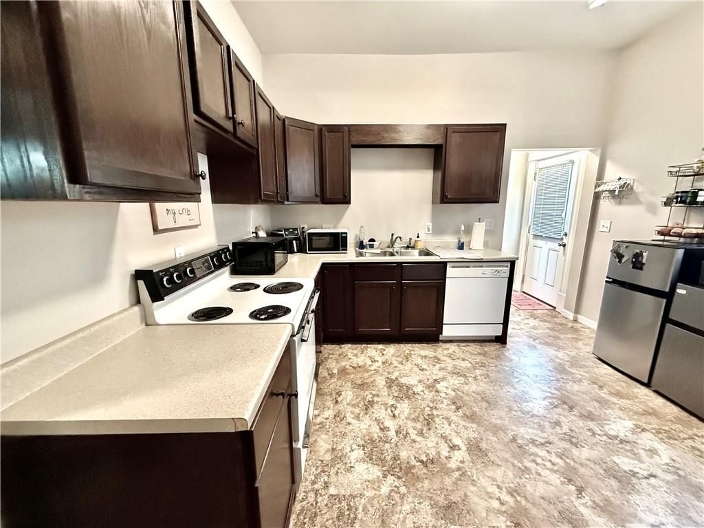 421 S Main Street — photo 14