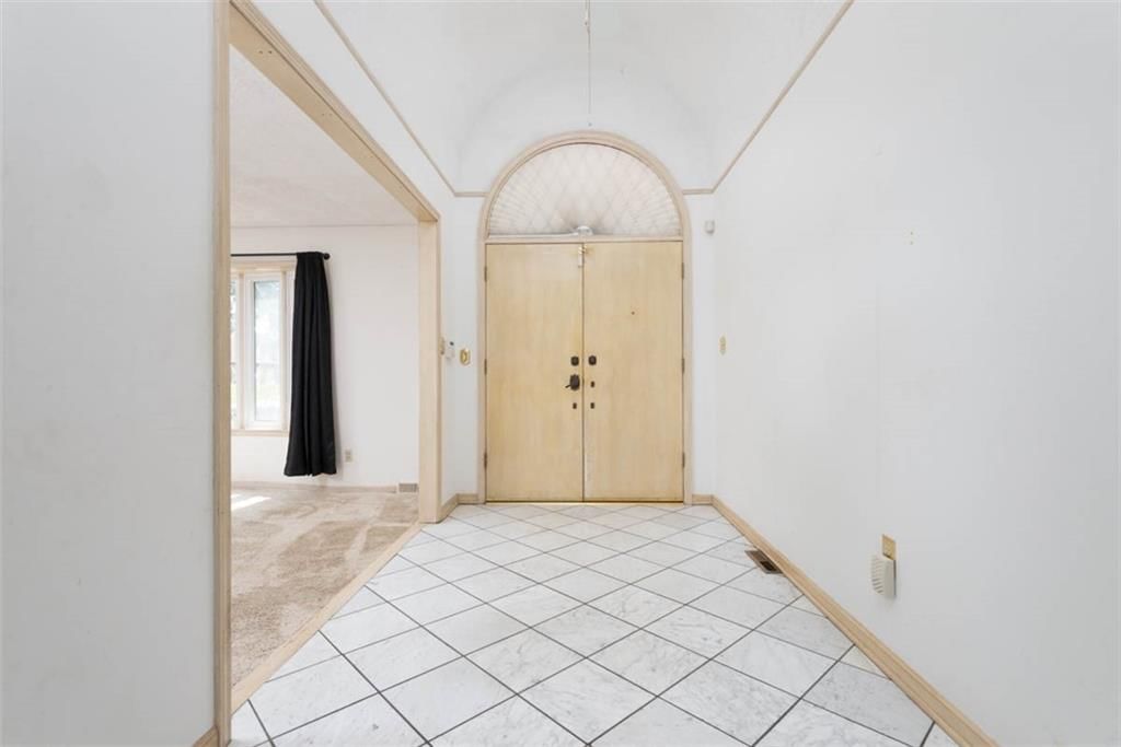 3330 S Norwood Avenue — photo 6